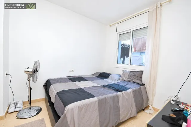 **AMPLIO PISO DE 3 habitaciones CON BALCÓN Y TERRAZA EN LA RÀPITA** — 4