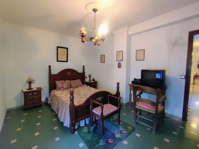 Estupenda casa, junto a la corredera con garaje,  con muchas posibilidades!!!! — 13