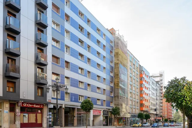 LUZ, CUATRO habitaciones ,TERRAZA Y TRASTERO EN UNA DE LAS MEJORES ZONAS DE OVIEDO — 44