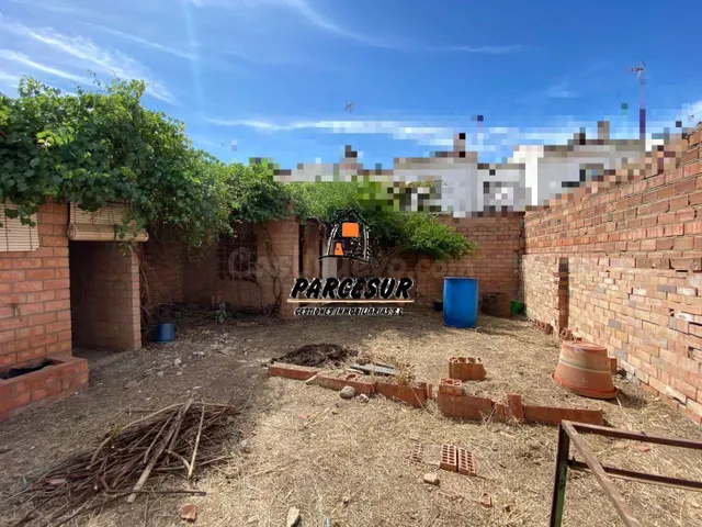 VILLARRUBIA - Solar urbano de 190 m2 con construcción sin te