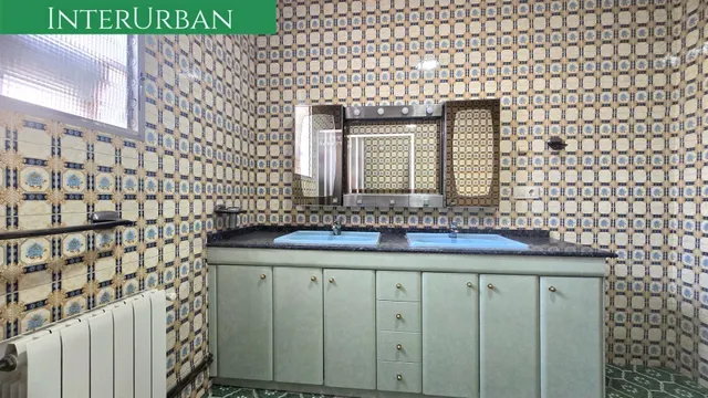 Oportunidad - Amplia casa de 197 m2 con 4 dormitorios y terraza en Benissanó — 20
