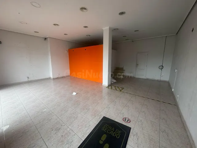 SE ALQUILA LOCAL DE 110 M2 EN COMPOSTILLA - foto 3