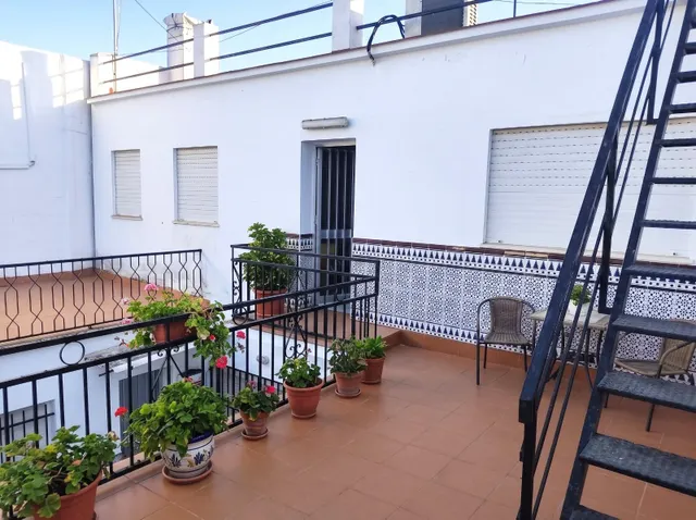 Magnífico edificio con dos viviendas independientes en Lepe – encanto andaluz y gran potencial de inversión — 6