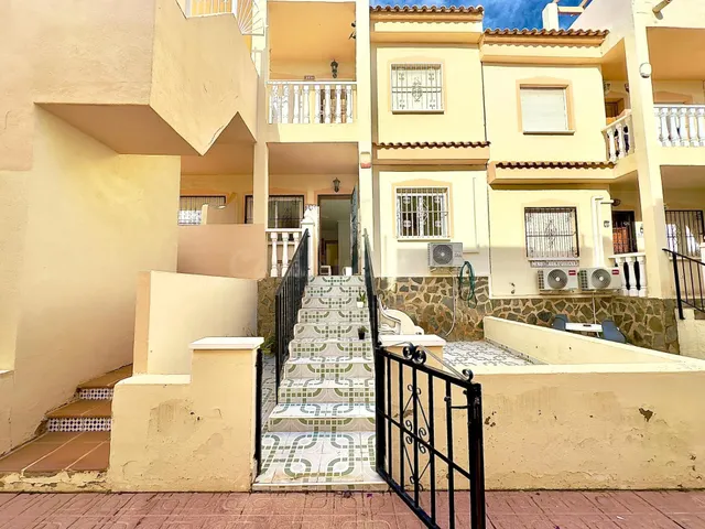 BUNGALOW DE PLANTA BAJA DE 2 DORMITORIOS 1 BAÑO EN ORIHUELA  - foto 3
