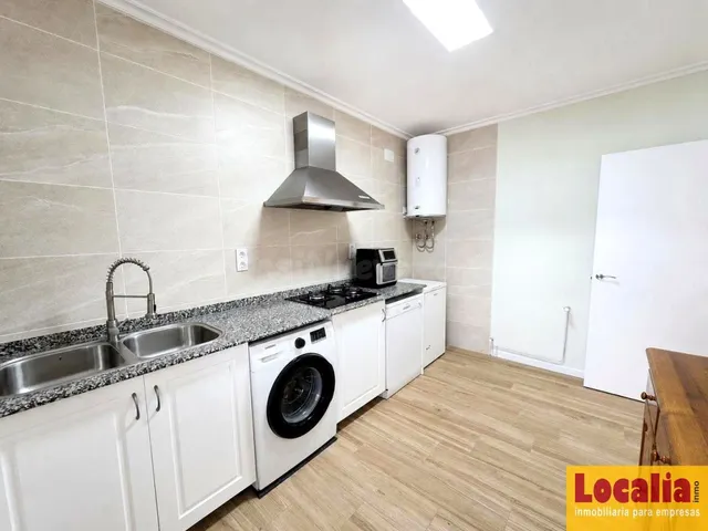 Casa familiar reformada con jardín en Miengo — 27