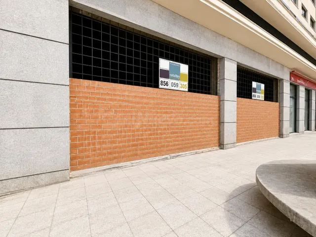 Local comercial junto a Williams Plaza – Jerez de la Frontera — 2