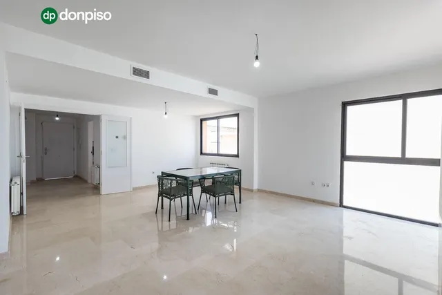 PRECIOSO CHALET EN LOMA VERDE — 8