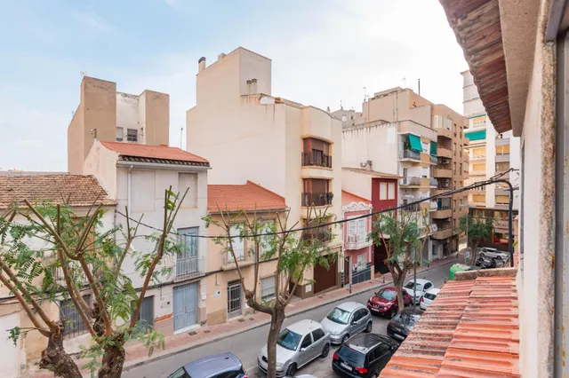 Casa con garaje de 106 m2, buhardilla y 3 plantas en el centro de molina — 31