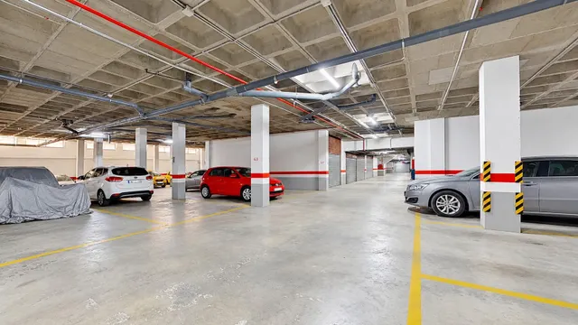 Bonito piso exterior y luminoso de dos dormitorios, baños y aseo en Albolote junto al metro y con plaza de garaje — 31