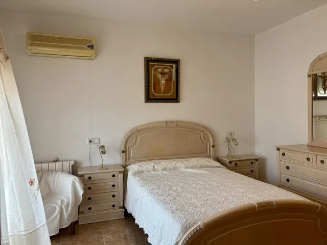 Dúplex de 4 dormitorios con patio y cochera en una de las mejores zonas de Molina — 21