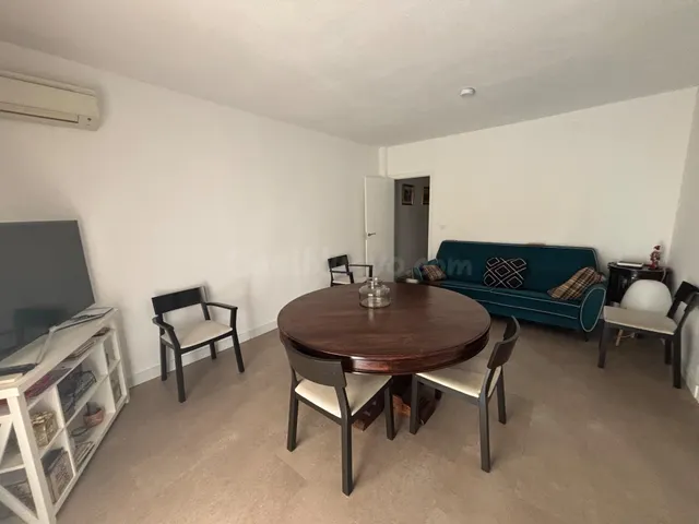 Bonito y coqueto piso en alquiler en La Zubia – Ideal para f - foto 2