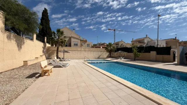 ESPECTACULAR CHALET 2 HABS EN CIUDAD QUESADA 244.000€ - foto 4