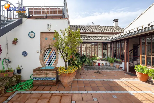 GRAN CASA EN ALBAICÍN BAJO. — 21