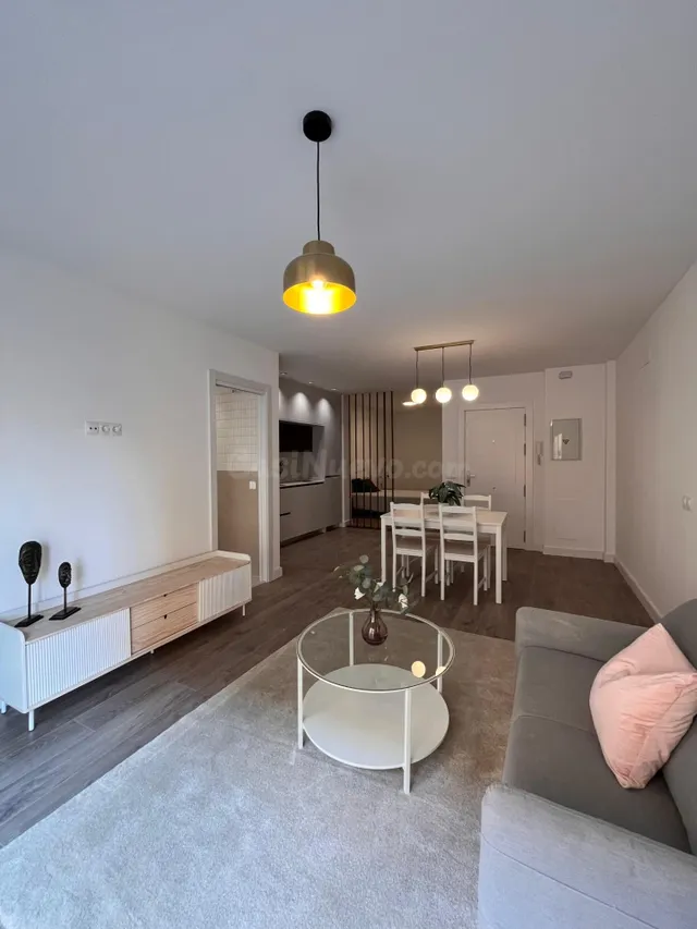 ESTUDIOS Y APARTAMENTOS DESDE 190.000 — 5