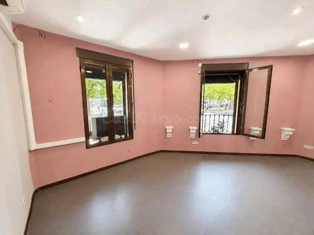 Oficina exterior en esquina junto al Retiro – Calle Ibiza co
