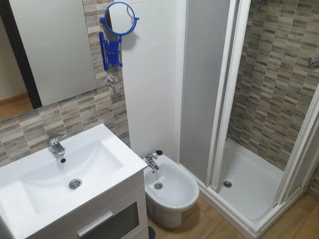 Piso junto calle san anton y recogidas — 30