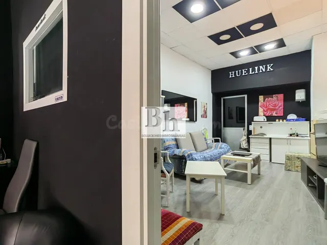 BLANHOGAR VENDE DOS LOCALES EN HUELIN!!! - foto 3