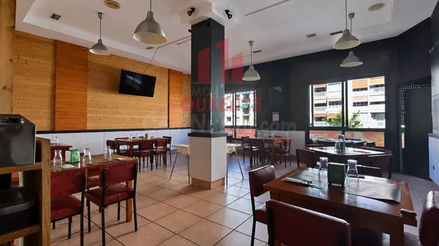 NEGOCIO DE HOSTELERÍA EN TRASPASO EN OURENSE - foto 2