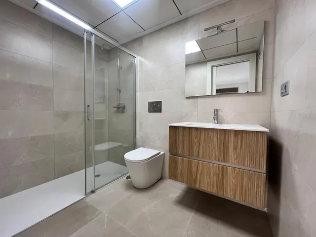 Para estrenar en el centro de Torrevieja, a estrenar! 🏡✨ — 11