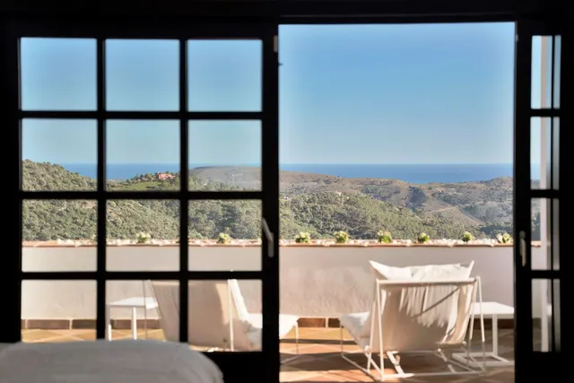 Chalet 5 habitaciones 708m² en venta - Costa del Sol — 46