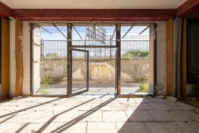 ¡Oportunidad Única! Amplia Nave Industrial en Albolote - foto 3