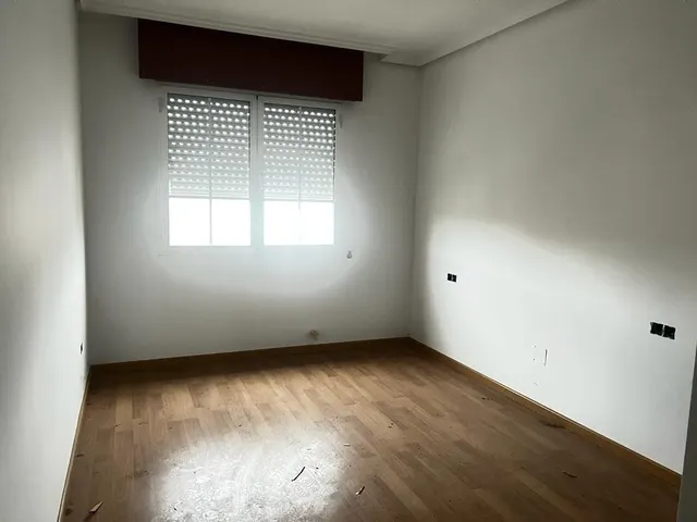 EDIFICIO EN CUATROVIENTOS — 7