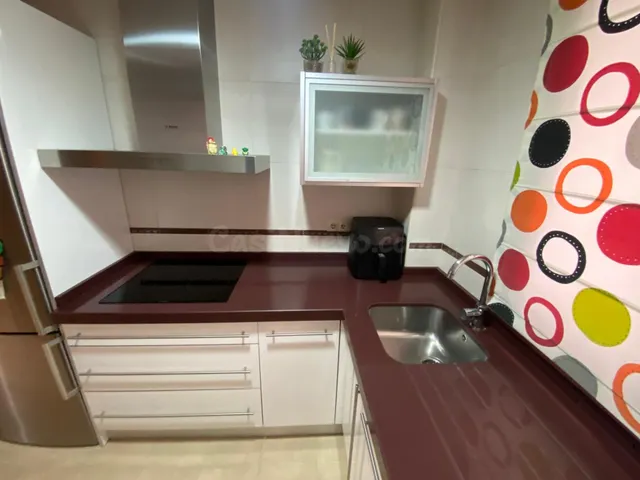 PISO DE DOS DORMITORIOS, DOS BAÑOS Y COCHERA EN BARRIO DE MO - foto 4