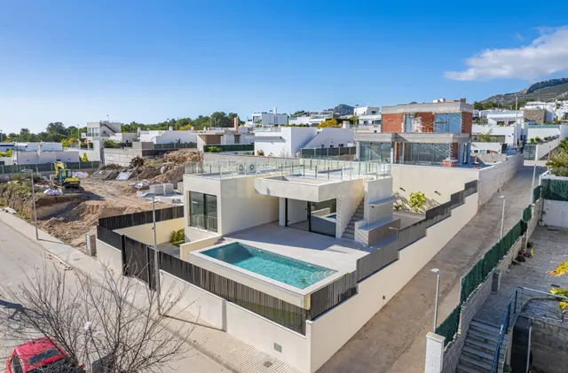 Villa 4 habitaciones 200m² en venta - Alberca - foto 4
