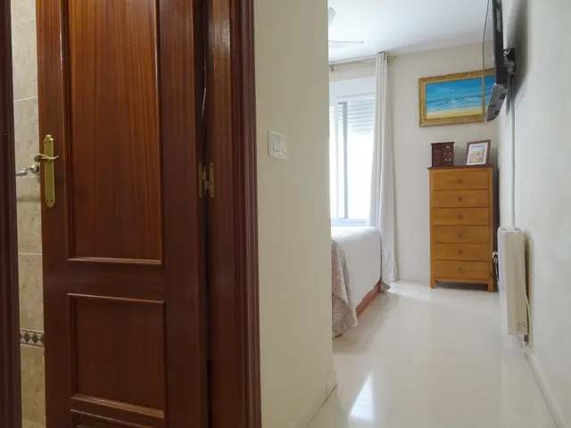 Piso de cuatro habitaciones en Teatinos — 26