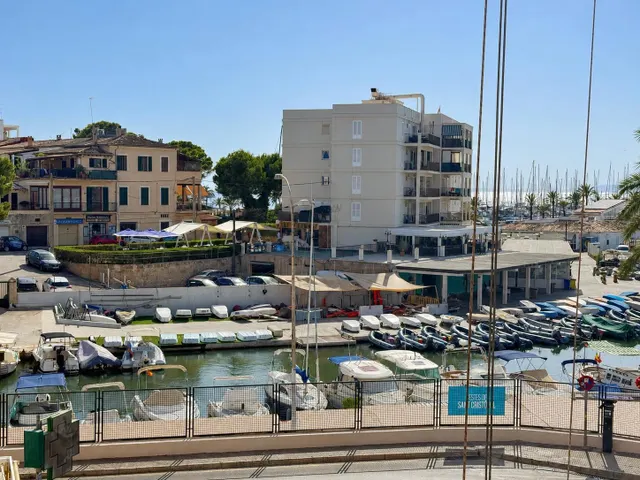 Apartamento con gran terraza y vistas al mar — 23