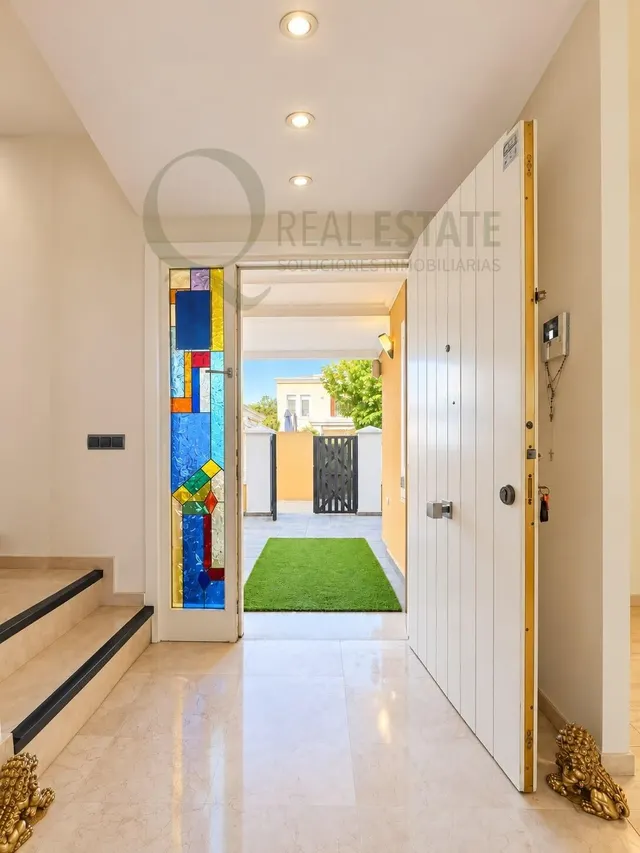 Exclusivo chalet adosado en Alicante golf, playa de san juan con piscina, terrazas y garaje — 4