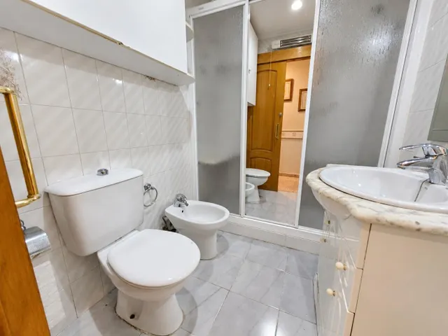Amplio piso de 3 habitaciones junto a la Glorieta y el puerto de Santa Pola — 29