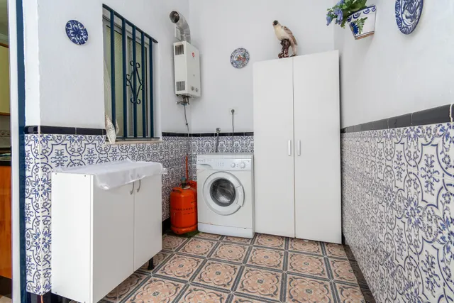 CASA DE UNA PLANTA EN BDA LA MILAGROSA — 18
