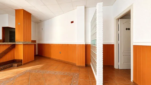 Local Comercial en Almedina - Oportunidad para Emprendedores - foto 5
