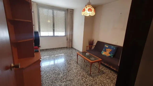 PISO GRANDE Y LUMINOSO, 4º SIN ASCENSOR — 12