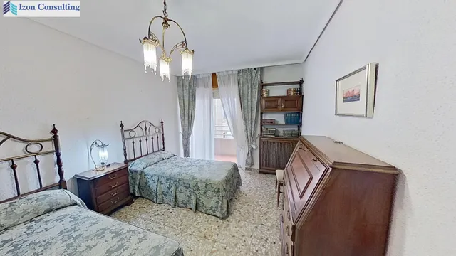 amplia vivienda con vistas al Altozano y plaza de garaje — 18