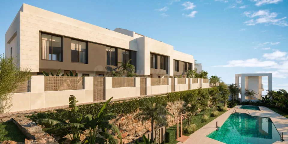 Boutique collection of 13 three-bedroom townhouses set on an elevated plot near Miraflores Golf, Calahonda.
