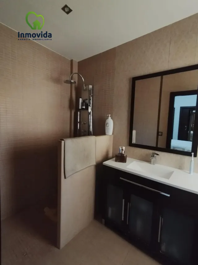 Casa Reformada con Espacios Exteriores en Córdoba - €380,000 — 27