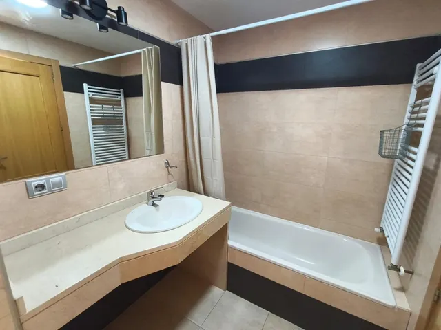 PISO DE 121 m2 CON DOS GRANDES TERRAZAS, PISCINA, GARAJE Y TRASTERO EN AVENIDA DE LA ILUSTRACIÓN — 33