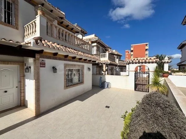 Casa Independiente en La Mata: Luz, Espacio y ubicación perf - foto 4