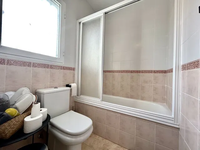 Chalet adosado de 3 dormitorios y 2 baños en orihuela costa (dehesa de campoamor) — 23