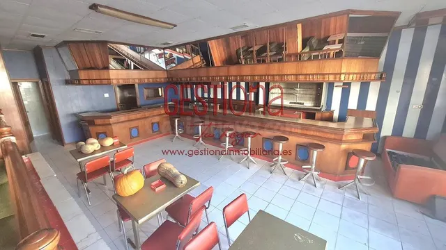 LOCAL COMERCIAL EN LA PENILLA.
