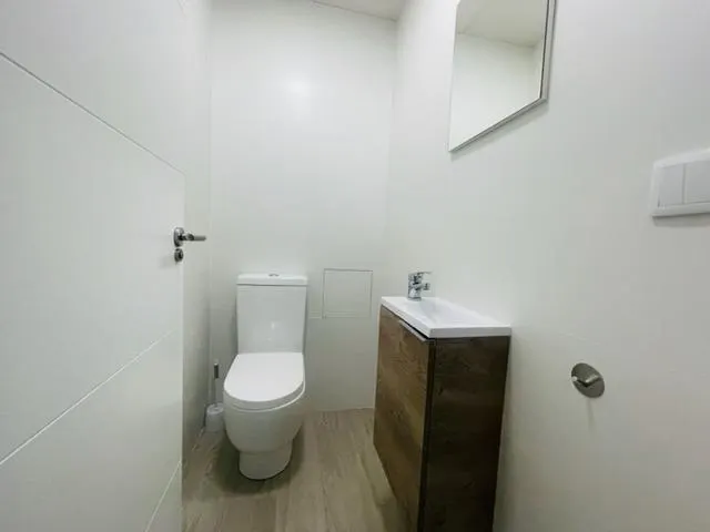 Planta baja enfrente de la universidad con 4 habitaciones — 10