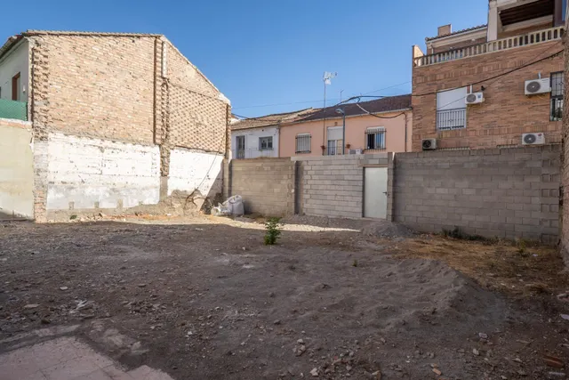 EXCELENTE SOLAR EN VENTA EN ARMILLA (JUNTO PLAZA ESPAÑA) — 16