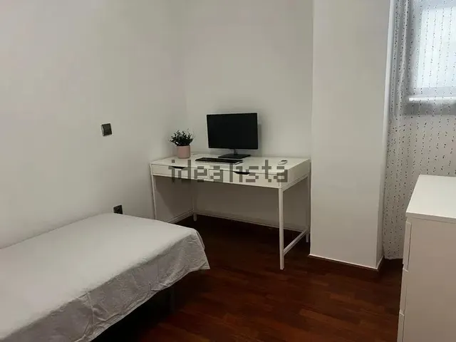 Alquiler de piso en Calle de Lluís Oliag, 43 — 13
