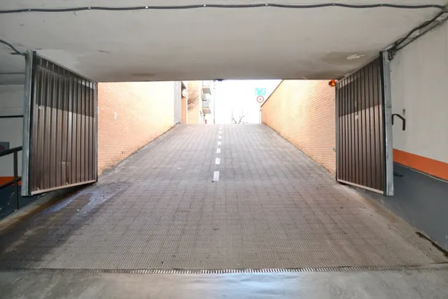 PLAZA DE GARAJE EN SARRIGUREN — 8