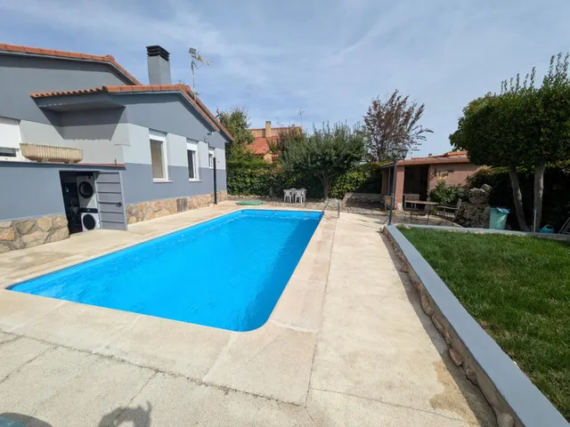 CHALET INDEPENDENTE CON PISCINA ZONA PIOZ — 39
