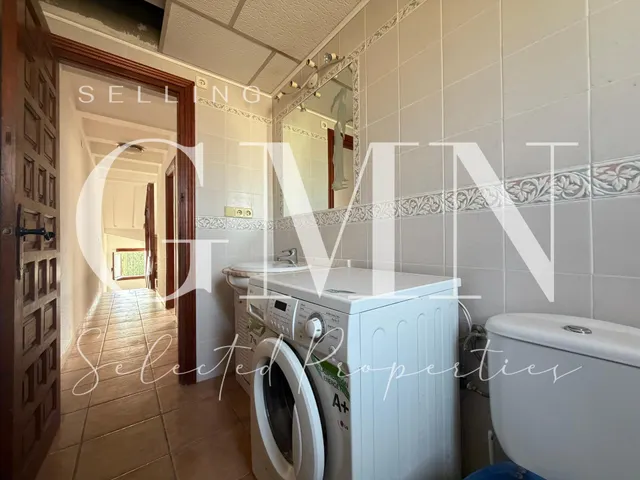 EXCELENTE VILLA EN ESQUINA EN ALBIR | MÁS PRIVACIDAD, LUZ Y GRAN POTENCIAL — 41
