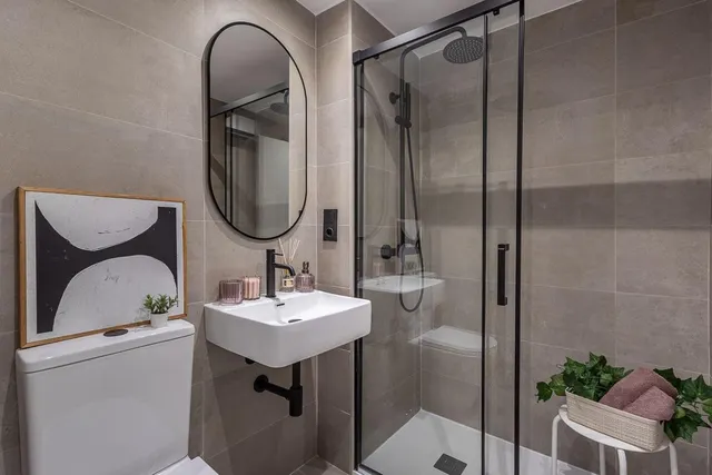 PISO REFORMADO JUNTO AVENIDA CADIZ — 27