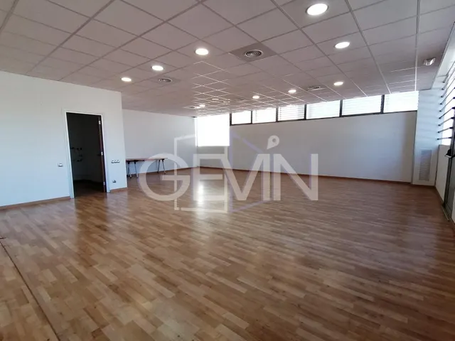 Oficina en alquiler en Santa Perpetua de Mogoda en Poligono Urbasa — 2